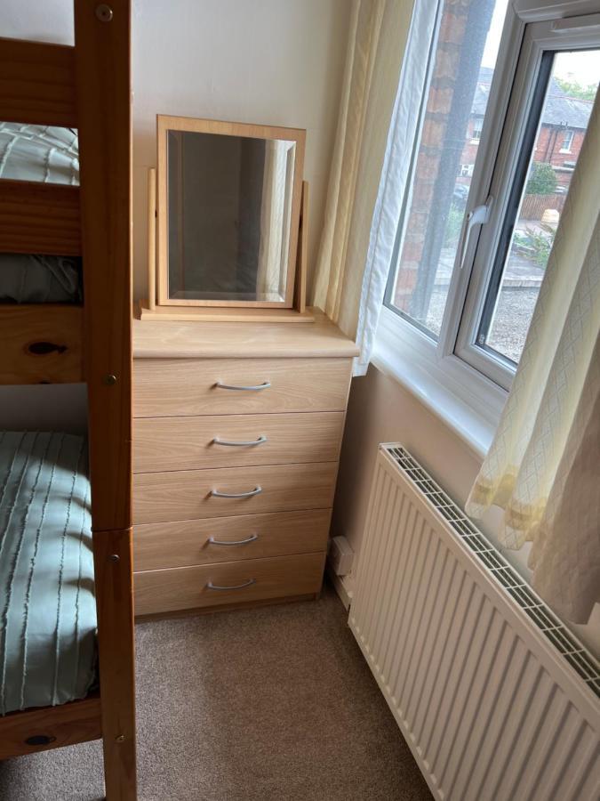 2 Bed Cottage Chester Eksteriør billede