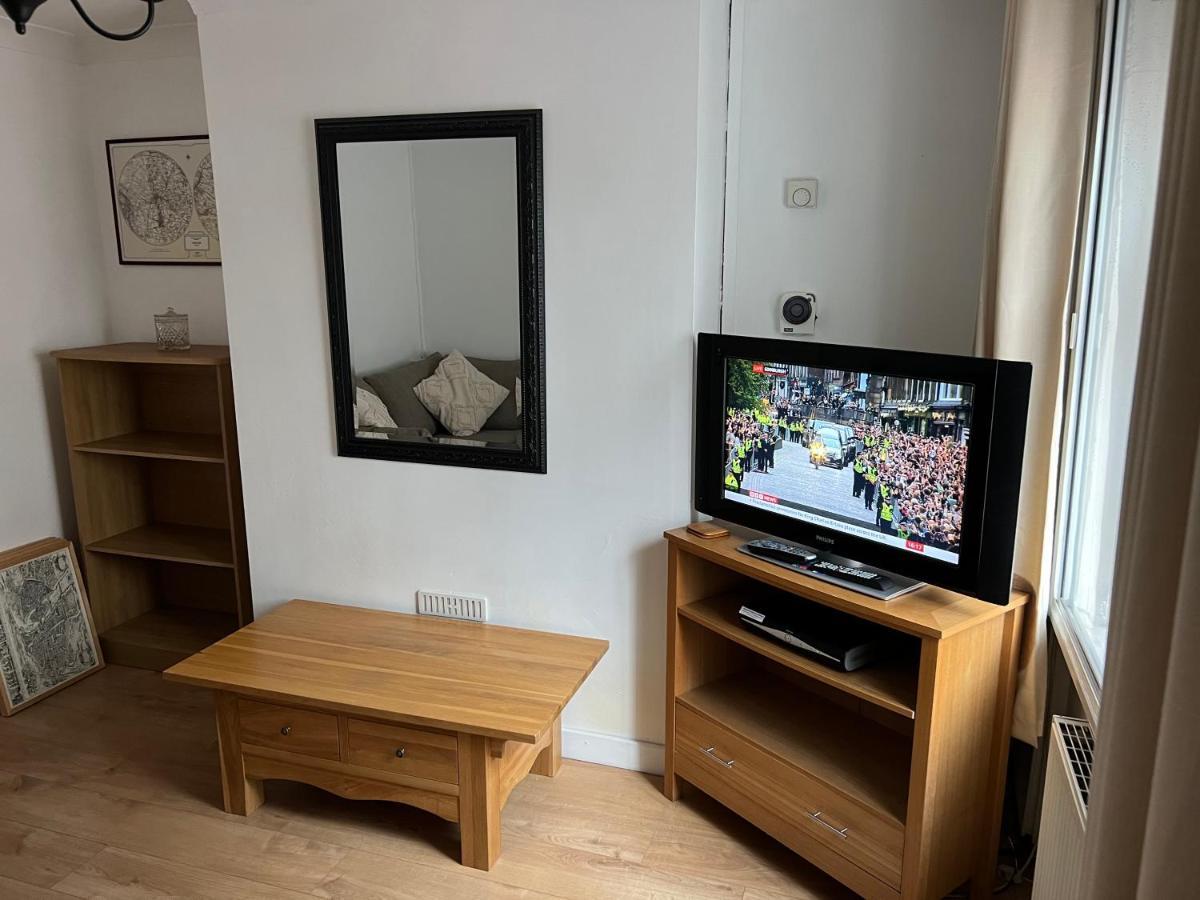 2 Bed Cottage Chester Eksteriør billede